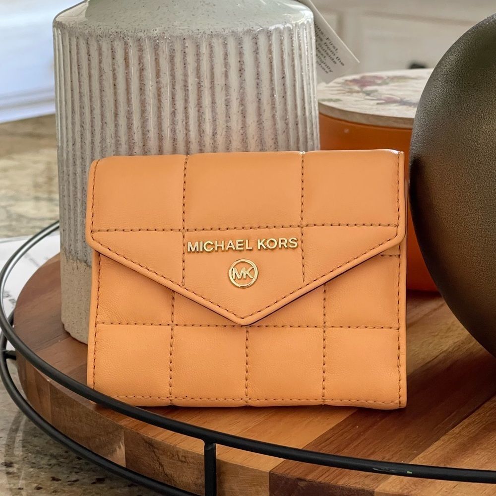 New Mk 👑 medium trifold wallet - Picture 7 of 7